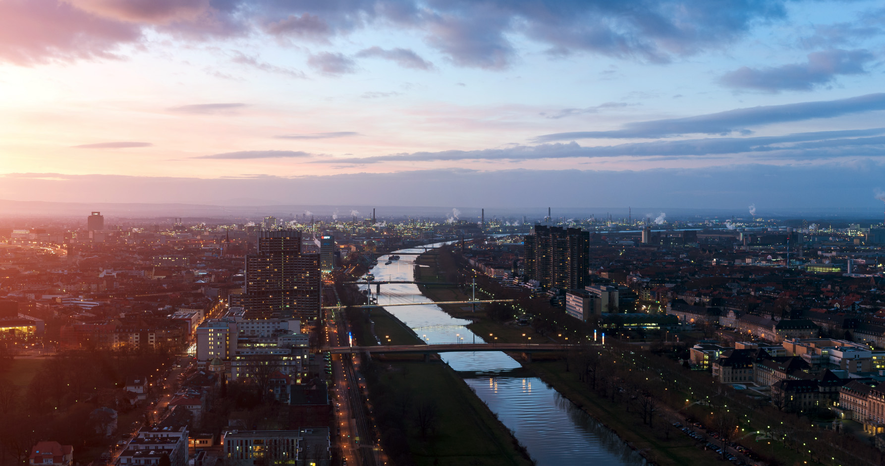 test-image w/ descripton